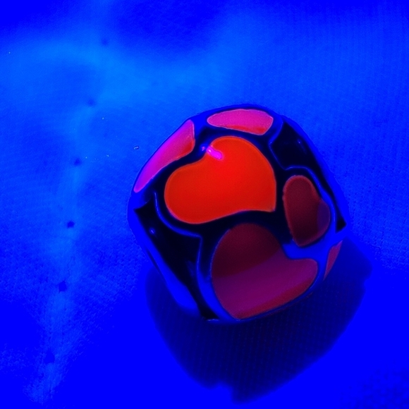 Authentic Pandora Red Hot Love Glow In The Dark Charm - Picture 5 of 6